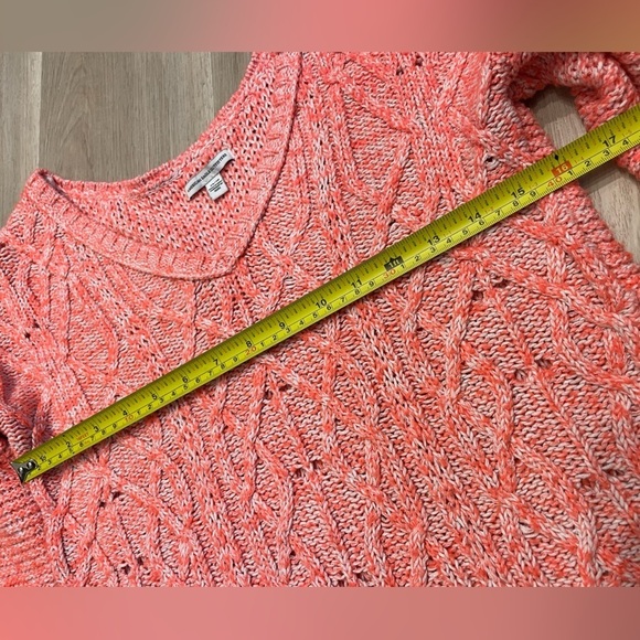 Orange Salmon Knitted AMERICAN EAGLE Longsleeve Vneck Sweater. XSmall - Picture 9 of 9